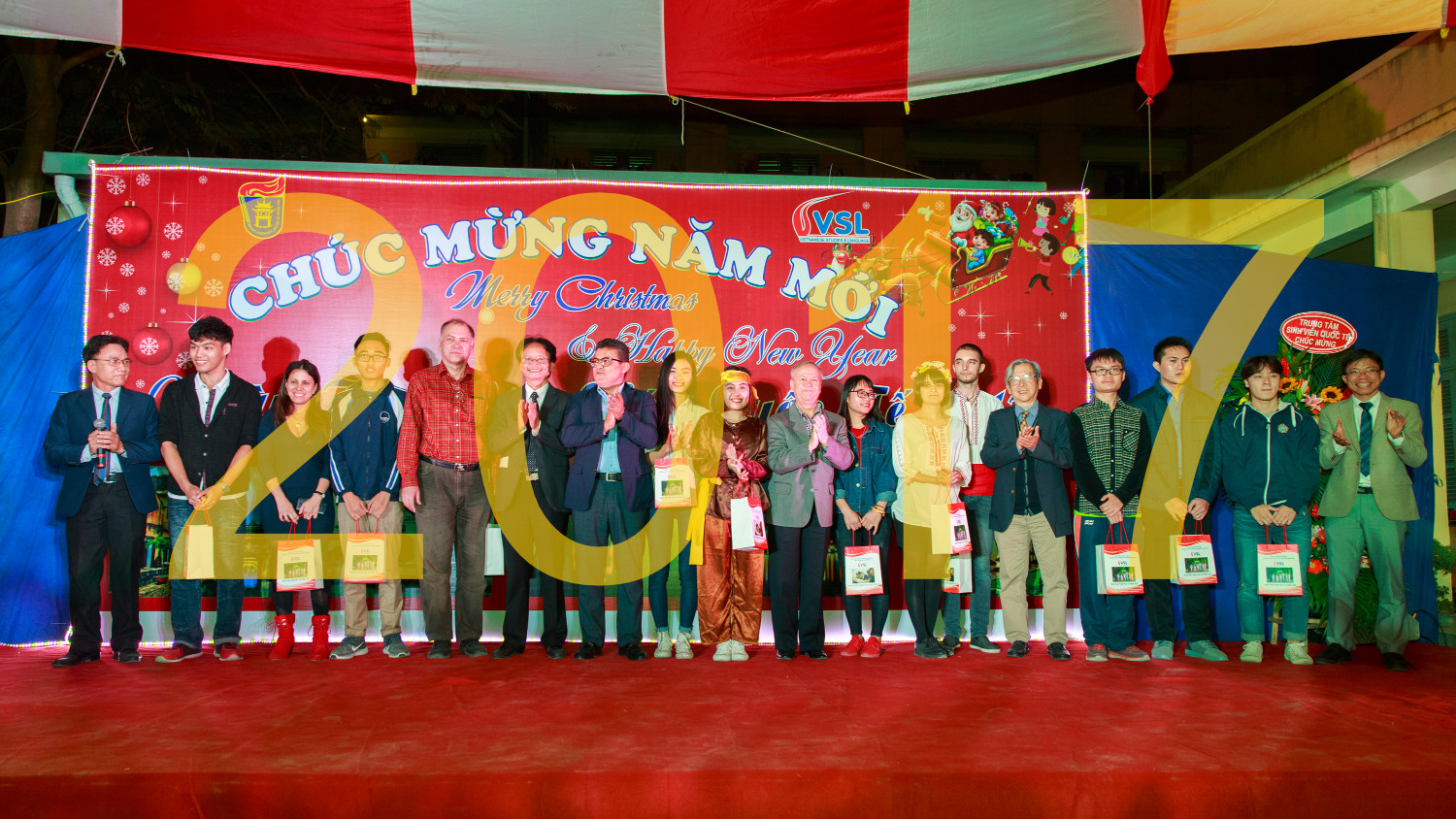 Chúc mừng năm mới 2017!